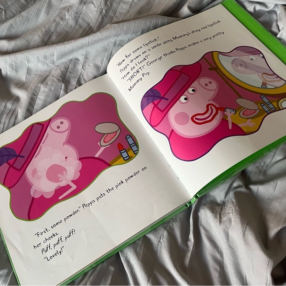 Peppa’s Storybook Collection book of short stories - Picture 4 of 6